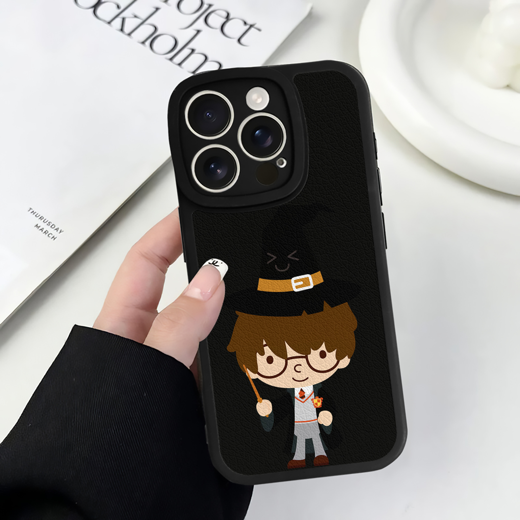 （画像用） Harry Potter ハリー・ポッターシリーズ 【iPhone 16シリーズ対応】シリコンスマホケース（レザー調） 材質：シリコン